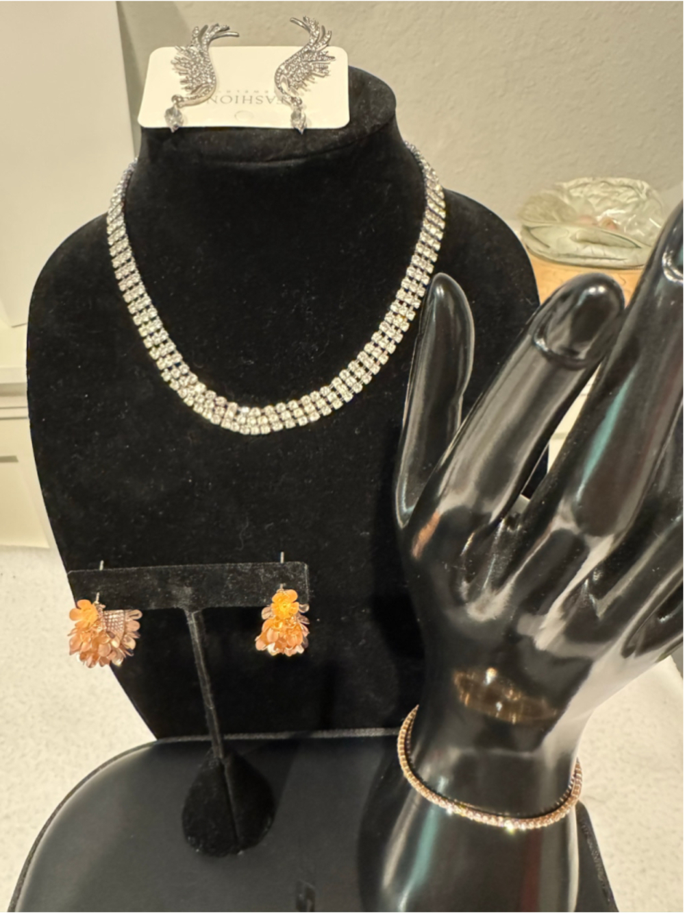 Unbranded Jewelry 4 piece mixed lot. Rhinestone Silver & Rose-tone Peach